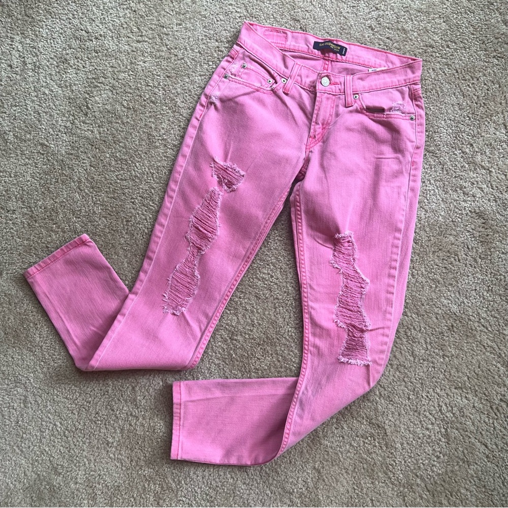 Pink Levi’s 524 Too Superlow Jeans - Y2K Skinny Leg Distressed (vintage sizing)